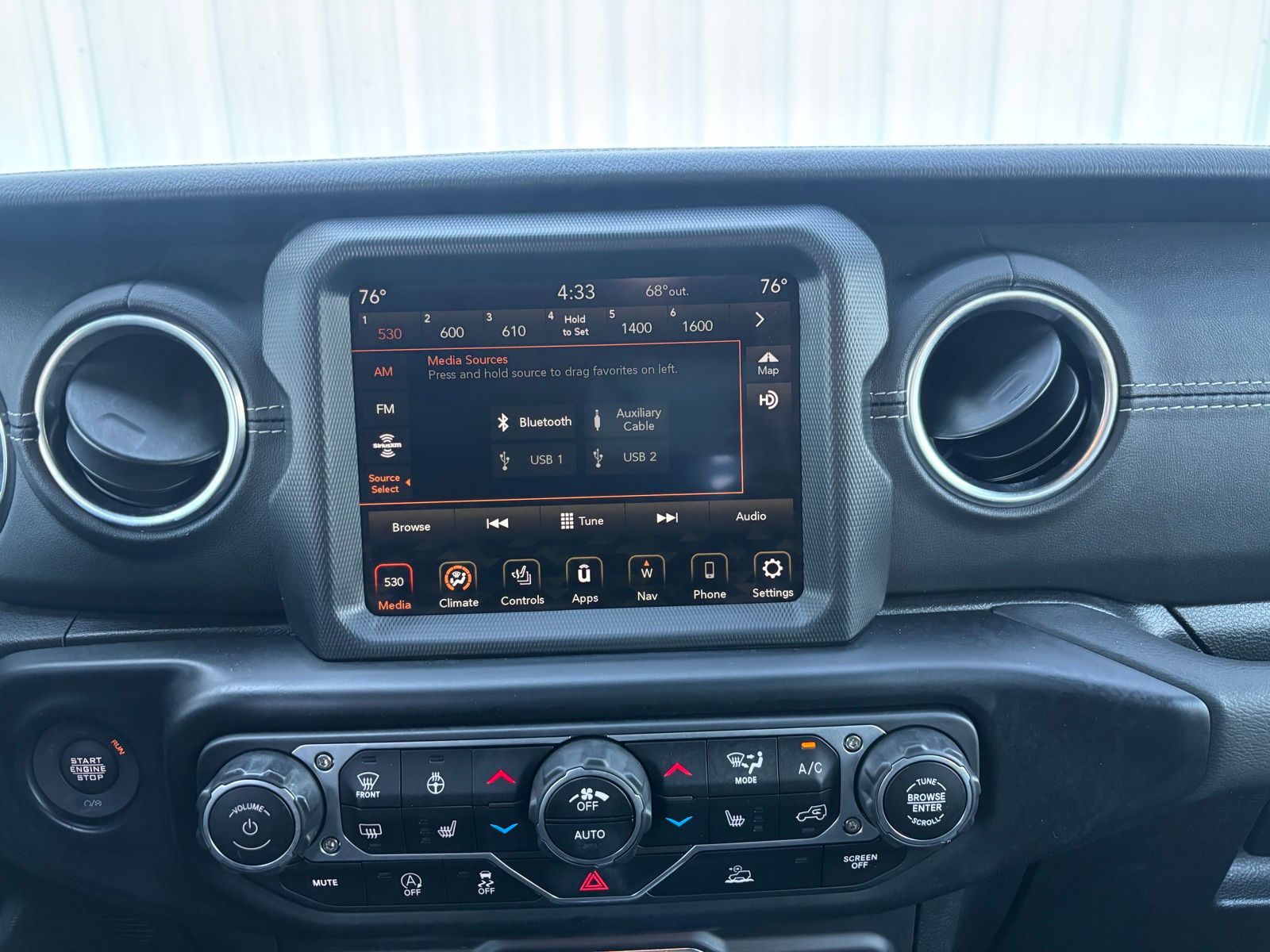 Used Car 2022 Jeep Gladiator  Overland For Sale Under $35,000 In Austin, Texas