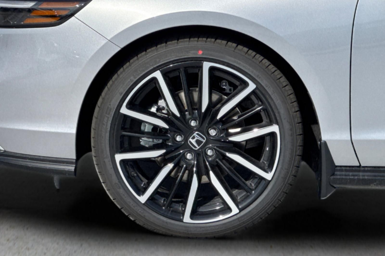 New 2026 Silver Metallic Honda Touring image 29