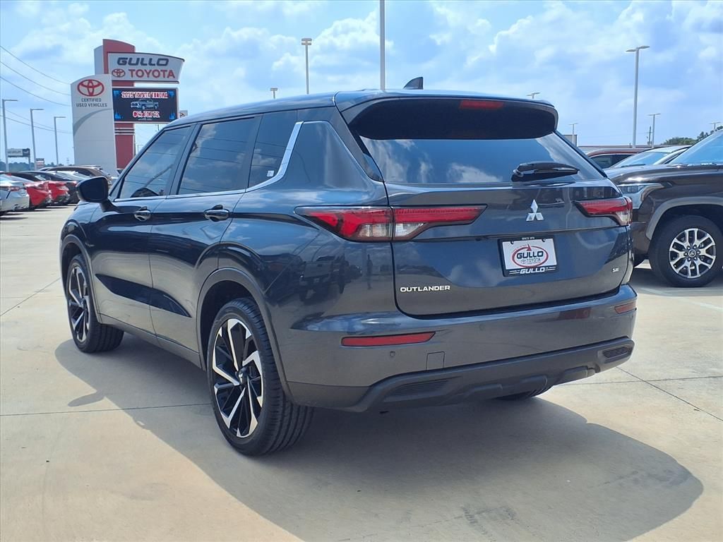 2024 Mitsubishi Outlander SE - 1