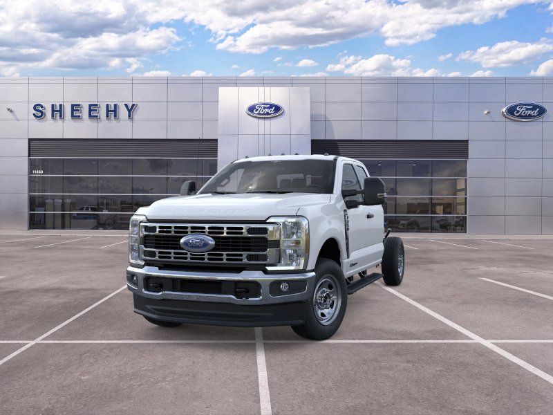 New 2026 Oxford White Ford XL image 4