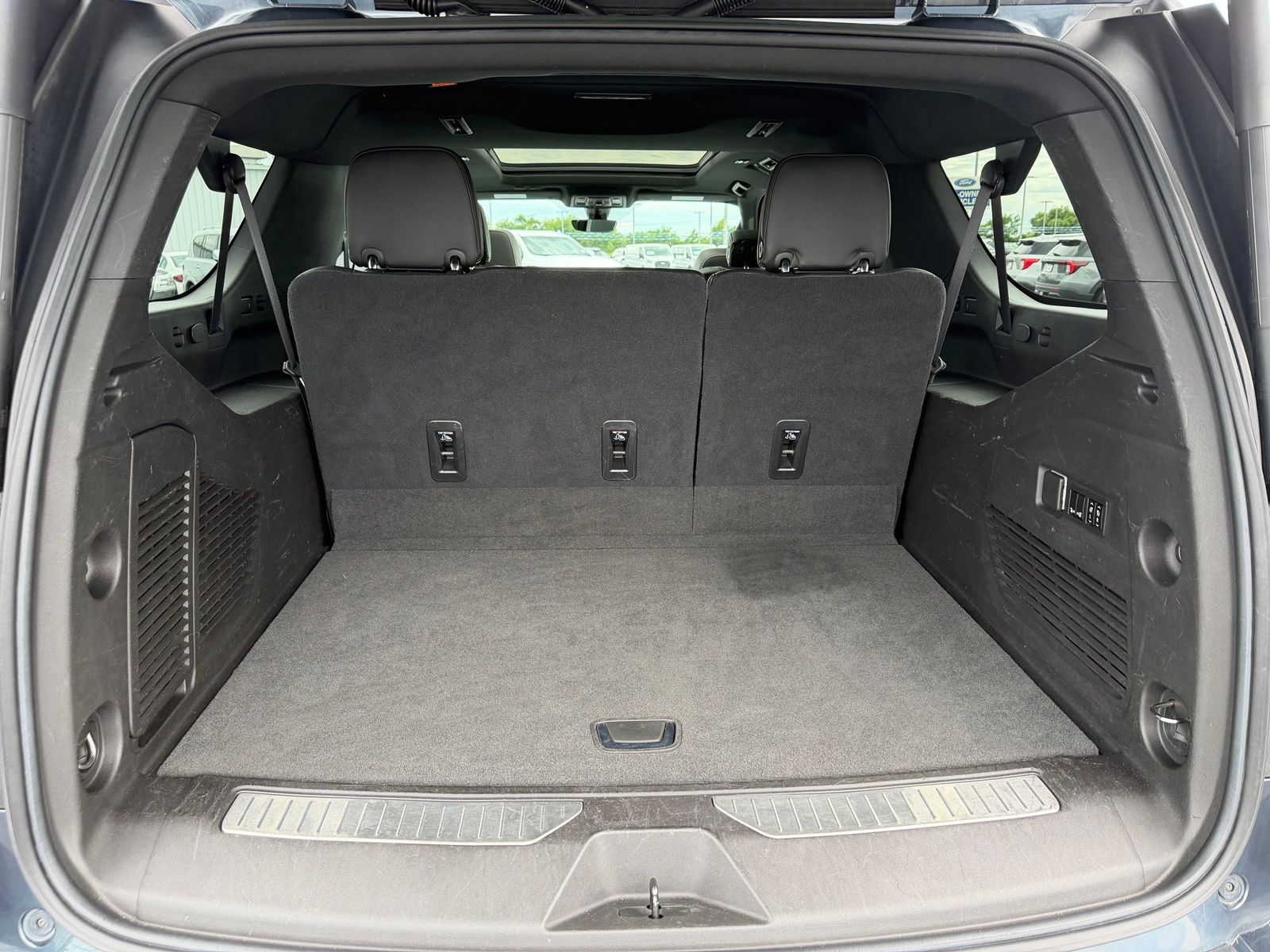 2021 Chevrolet Suburban image 11