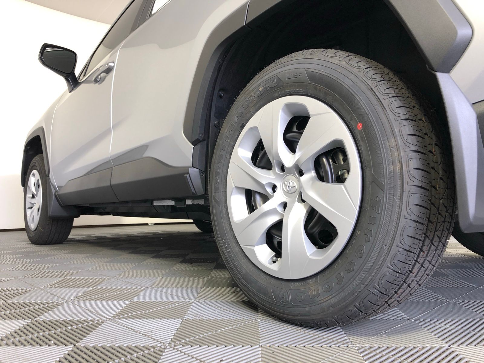 2025 Toyota RAV4 LE 19