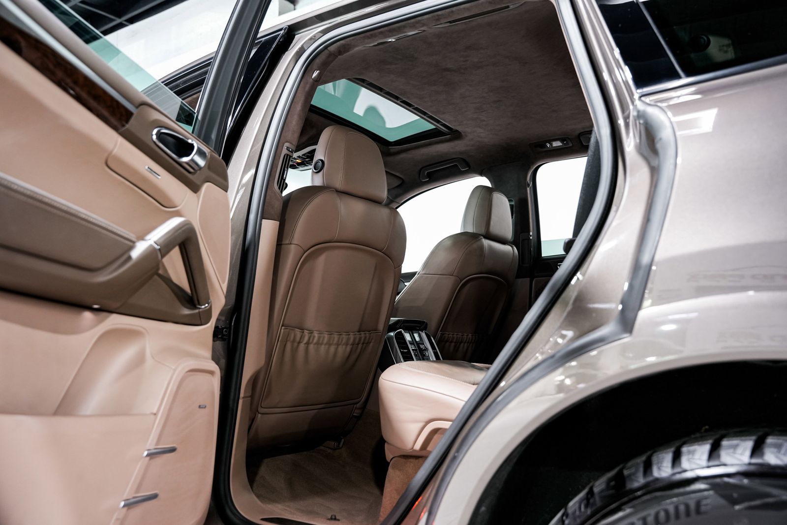 2013 Porsche Cayenne Turbo — photo 36