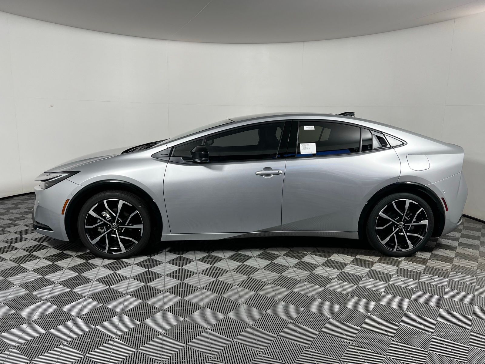 2024 Toyota Prius Prime Premium 8