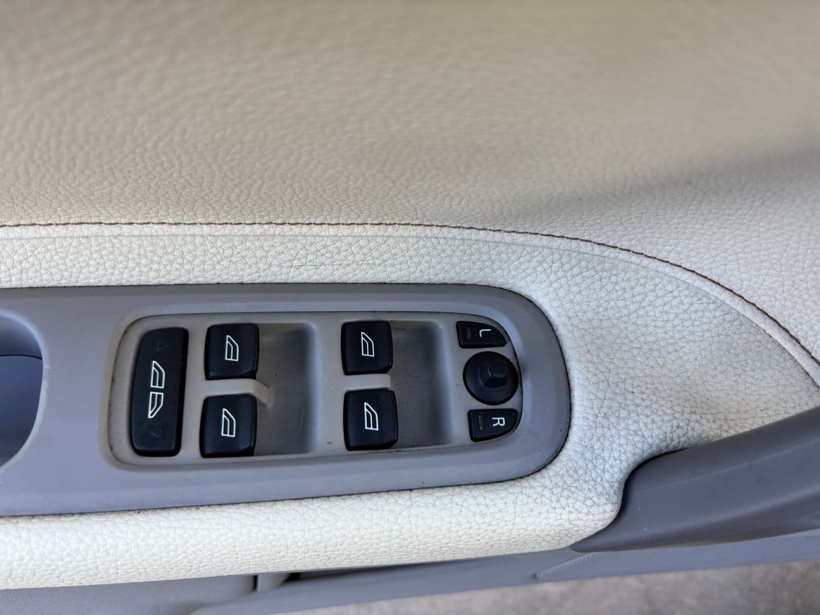 Used Car 2007 Volvo C70  T5 For Sale Under $10,000 In Austin, Texas