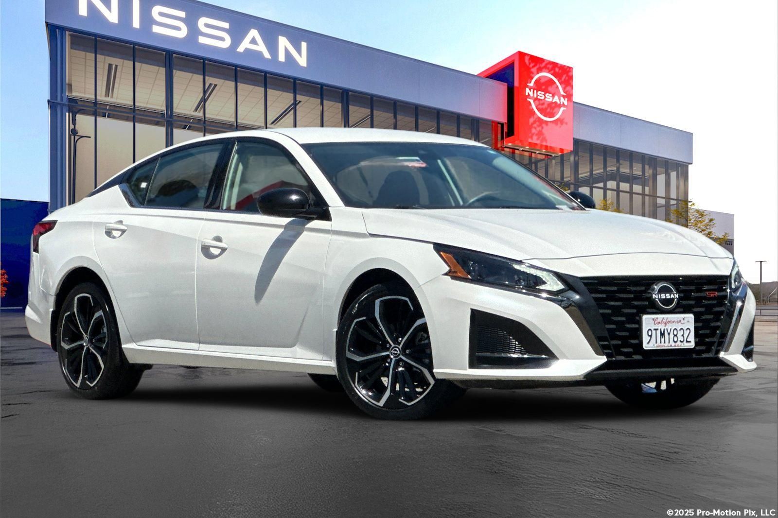 Pearl White 2024 Nissan Altima Sedan All-Wheel Drive Continuously Variable Transmission