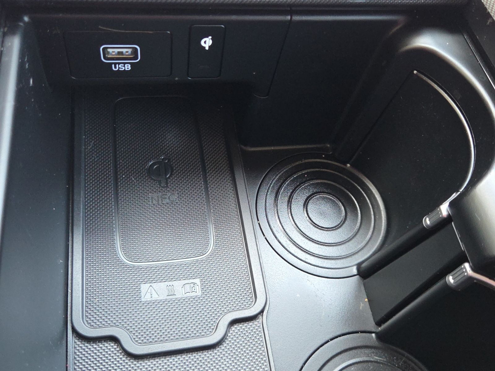Used 2024 Black Hyundai SEL image 39