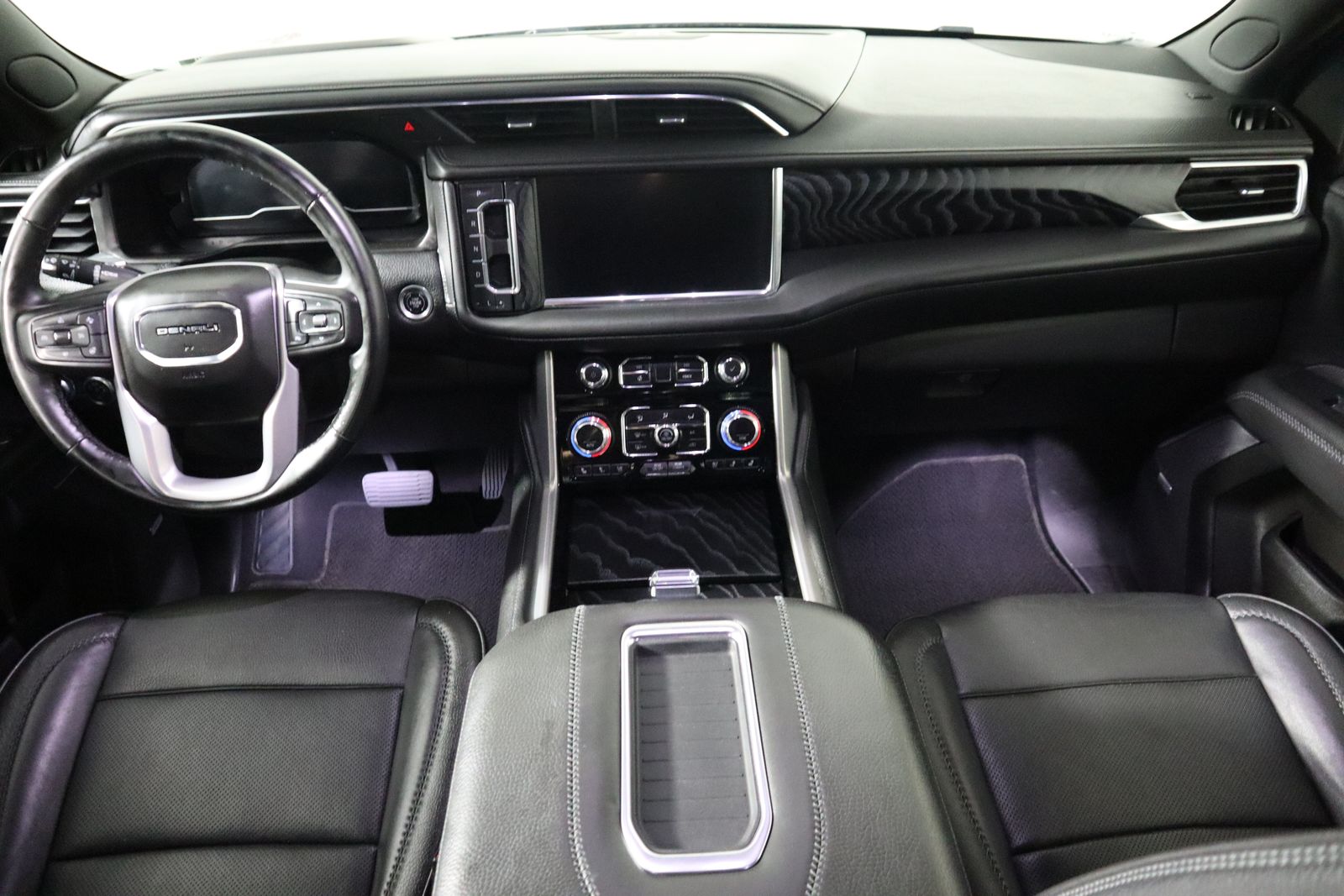 2023 GMC Yukon XL Denali photo
