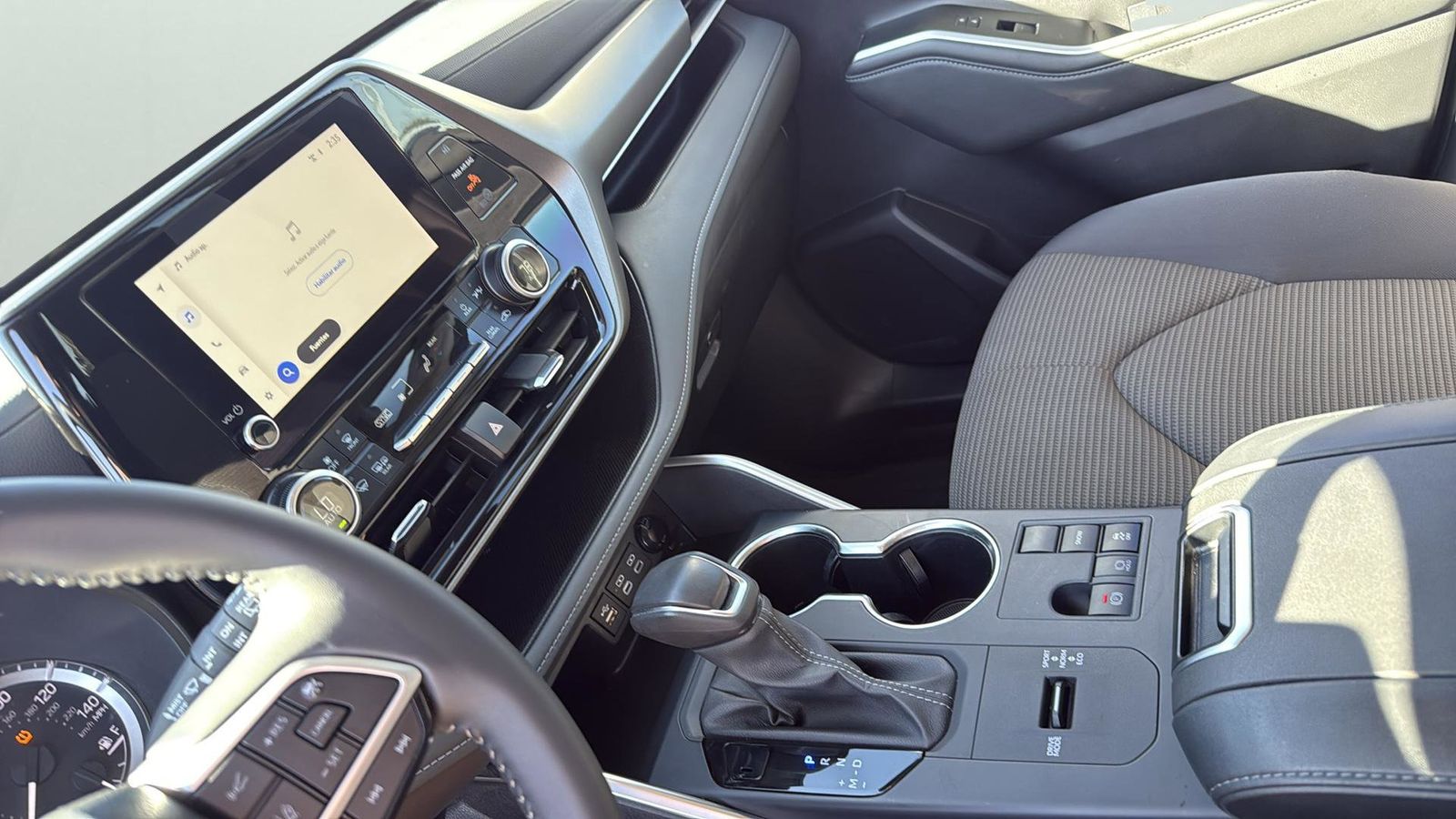 Used Car 2025 Toyota Highlander  Le For Sale Under $40,000 In Austin, Texas