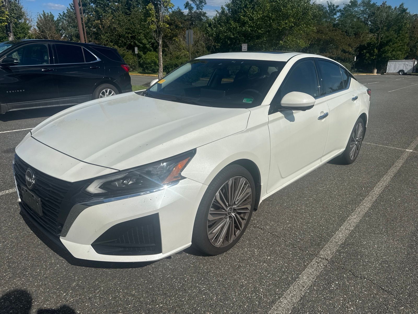 Used 2023 White Nissan 2.5 SL image 3