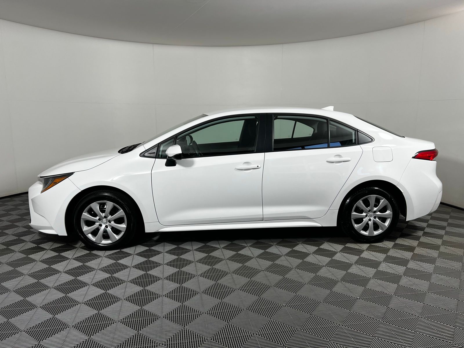 2023 Toyota Corolla LE 8
