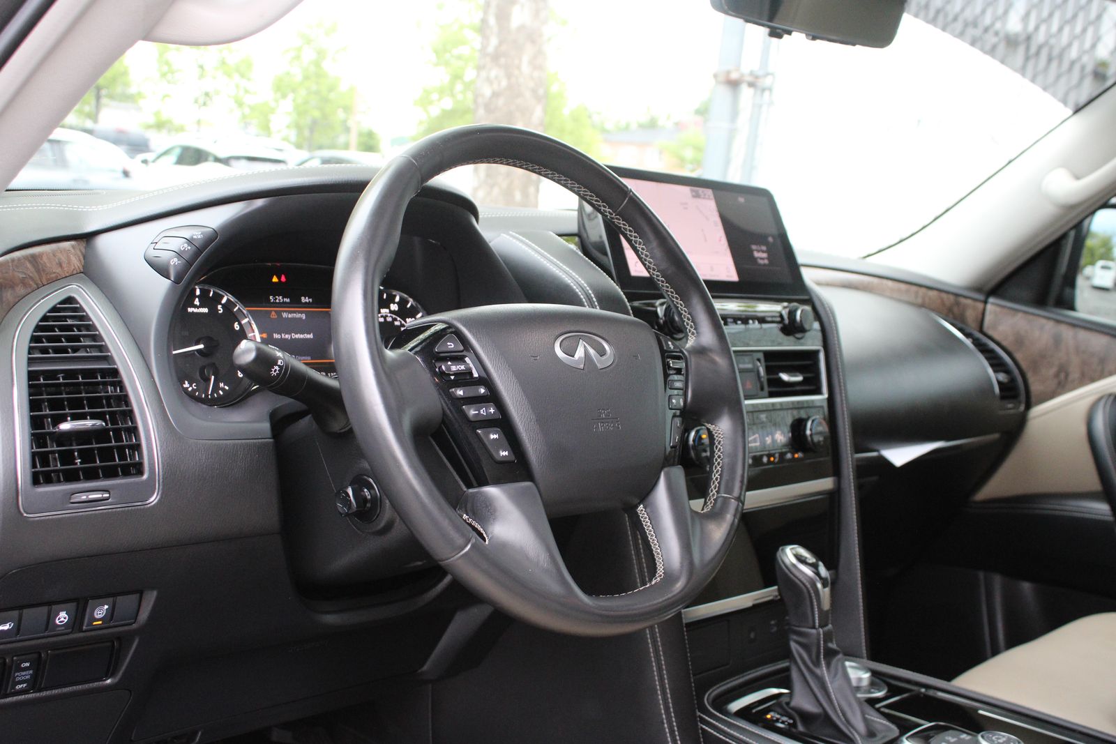 Used 2024 Gray INFINITI Premium Select image 9