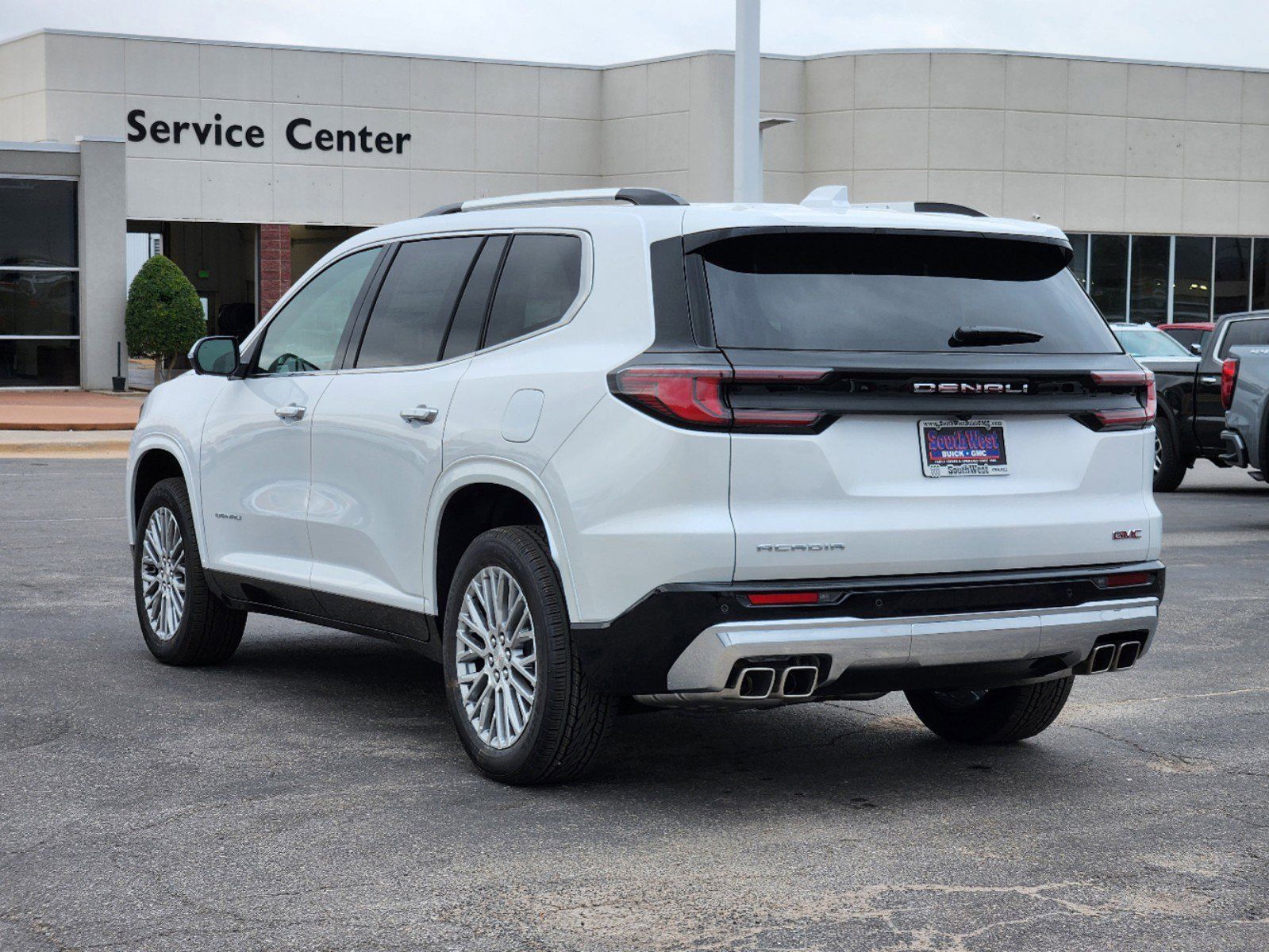 2025 GMC Acadia Denali 4