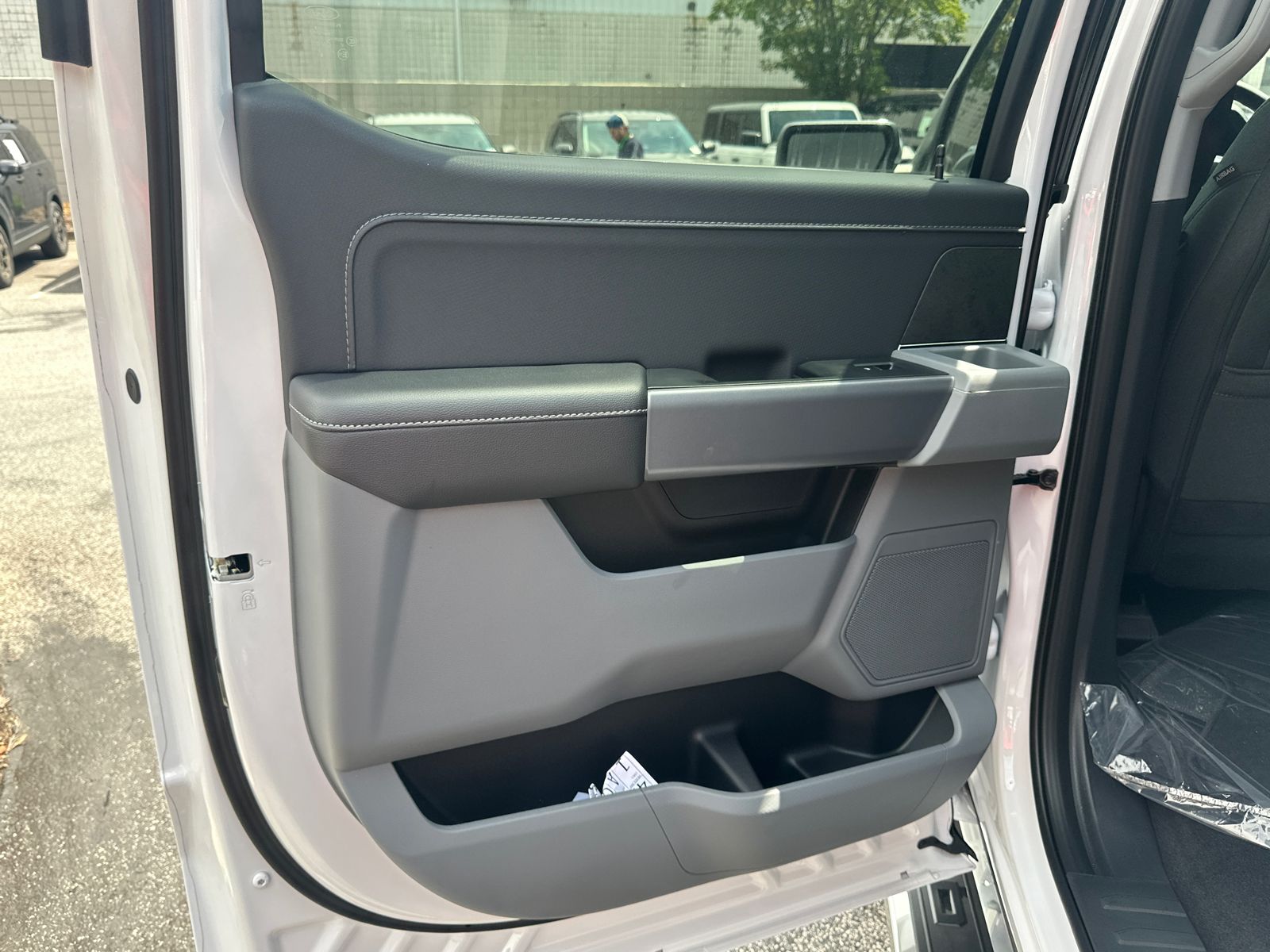 New 2026 Oxford White Ford XLT image 22