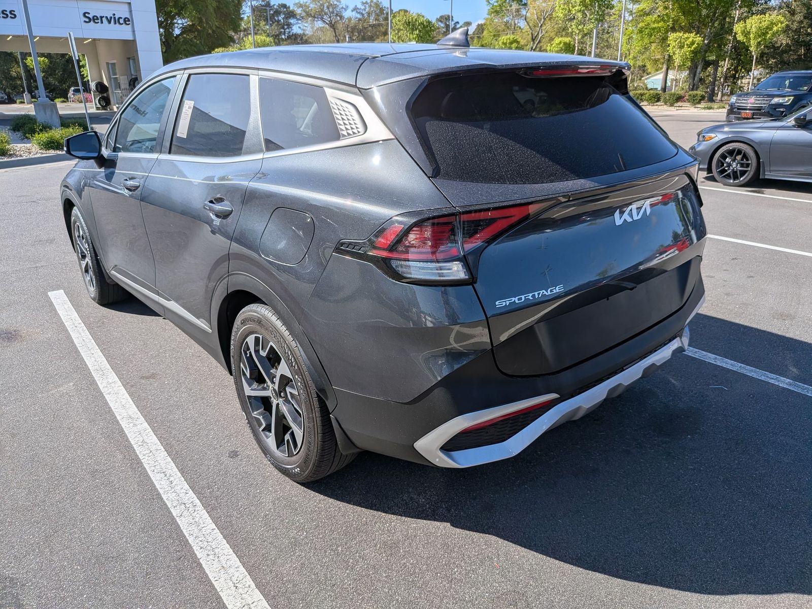 View vehicle photo 4