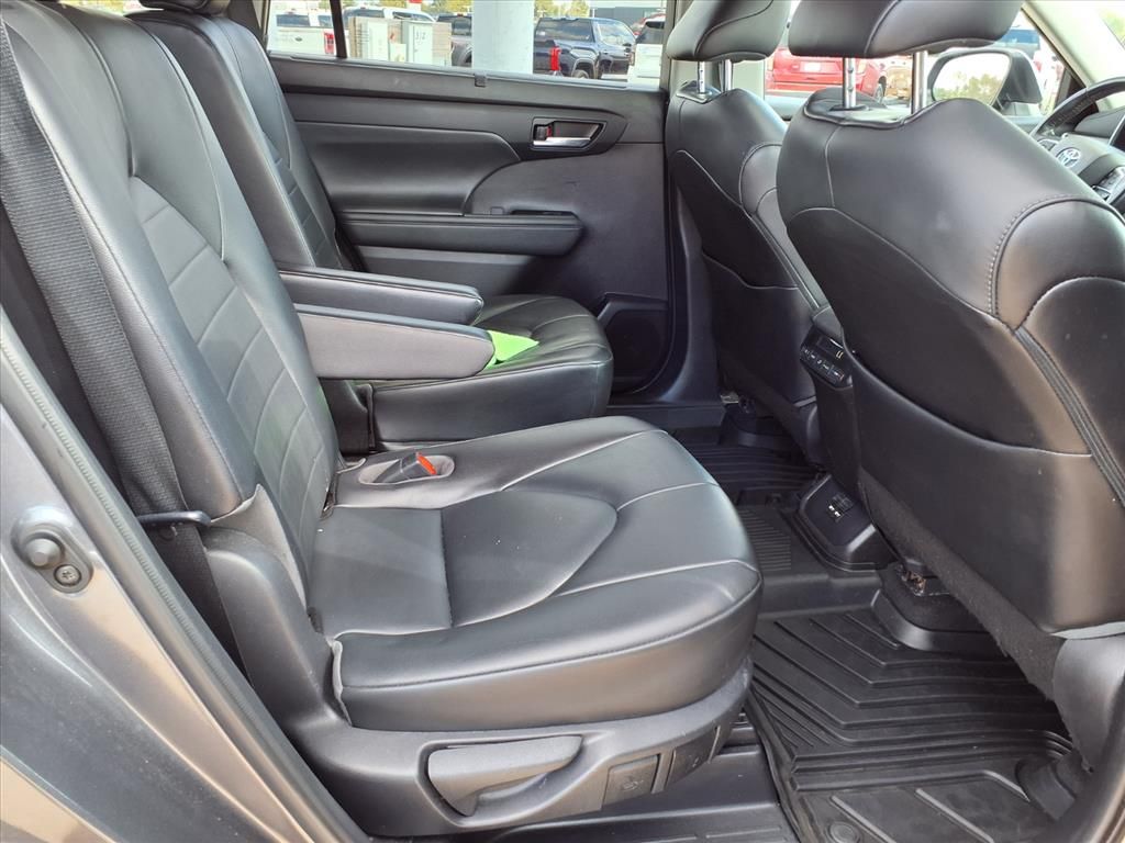 2021 Toyota Highlander XLE Gray at Gullo Toyota