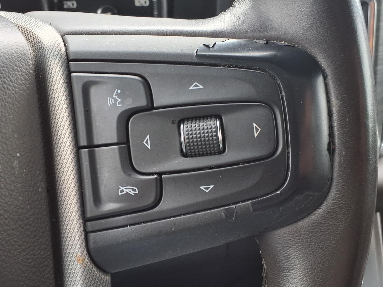 2021 GMC Yukon XL Denali White at Toyota of Victoria