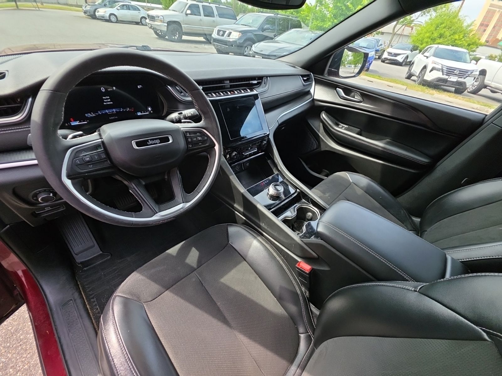 Used 2023 Red Jeep Altitude image 27