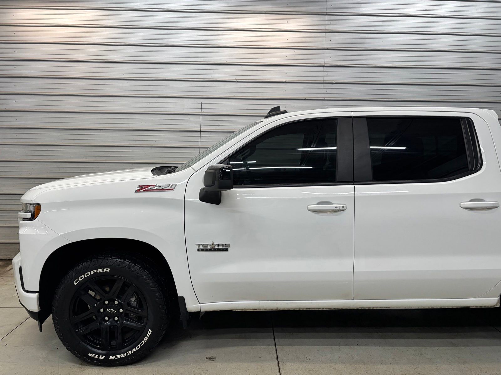 Photo 3 of 2022 Chevrolet Silverado 1500 Limited RST