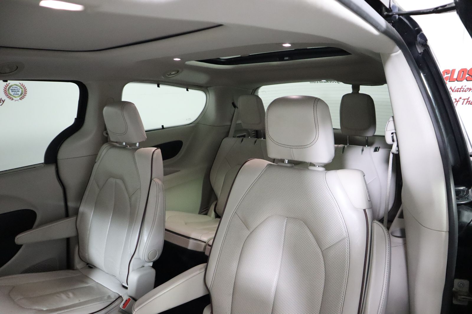 2020 Chrysler Pacifica Limited photo