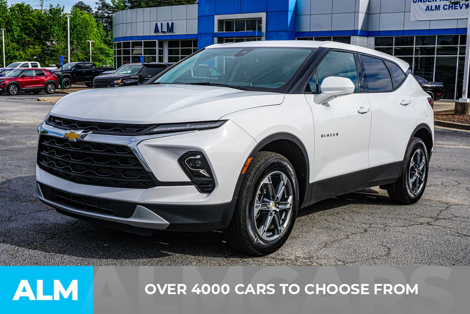 Used 2025 White Chevrolet LT image 3