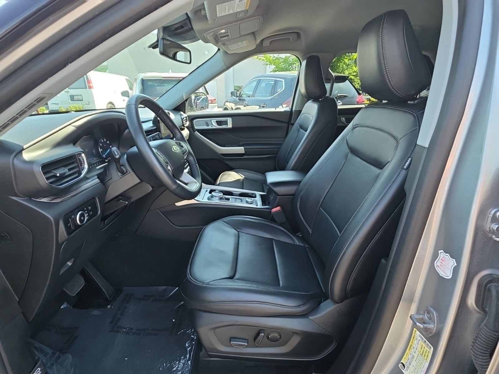 Used 2023 Silver Ford Limited image 12
