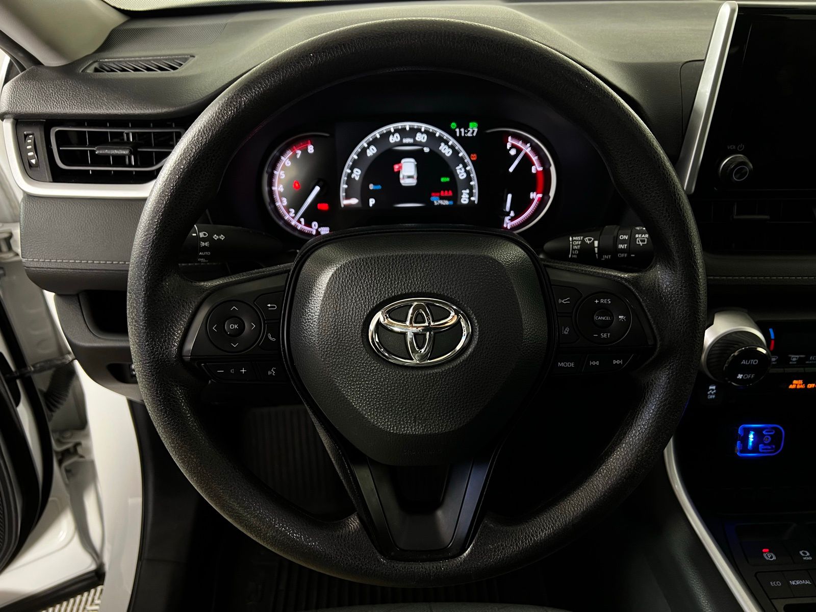 Thumbnail: 2023 Toyota RAV4 - 9