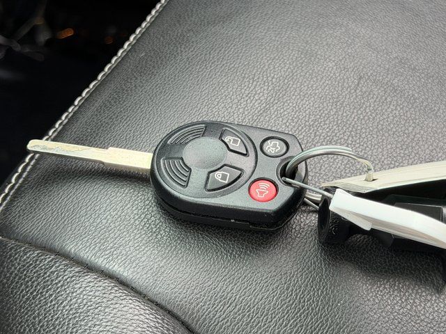 Used 2018 Shadow Black Ford SEL image 27