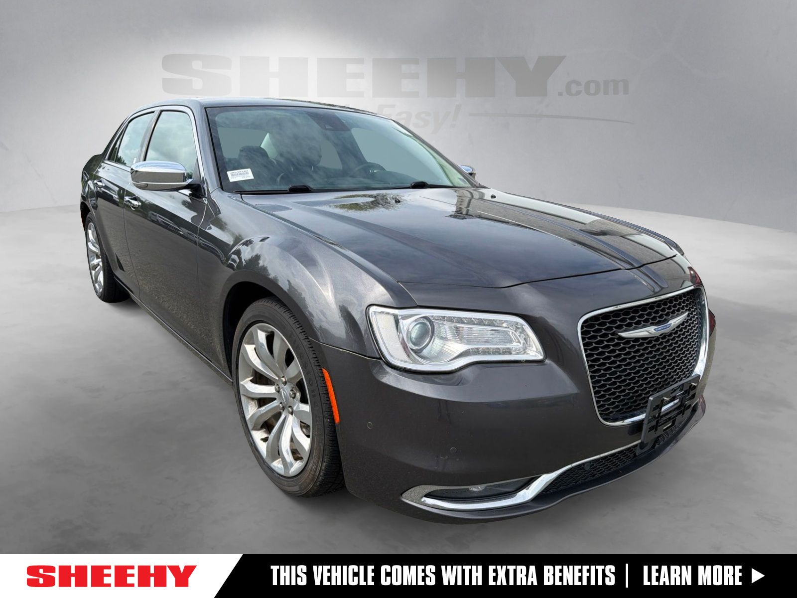 Crystal Metallic 2018 Chrysler 300 Sedan Rear-Wheel Drive 8-Speed Automatic
