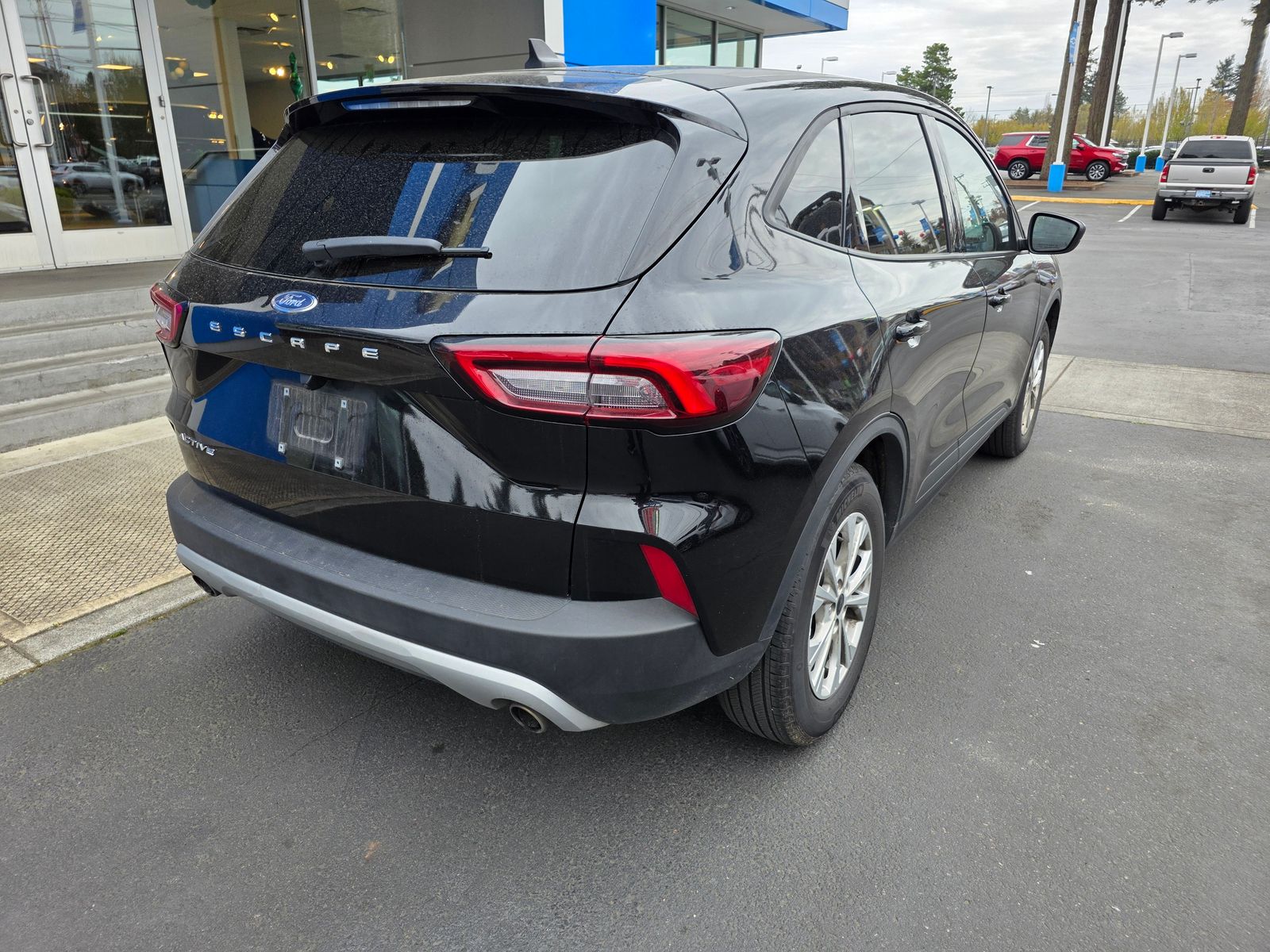 View vehicle photo 5