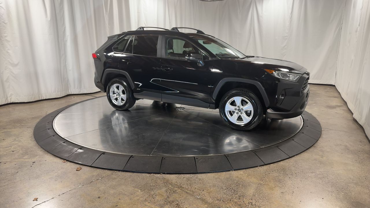 2019 Toyota RAV4 Hybrid XLE photo 4