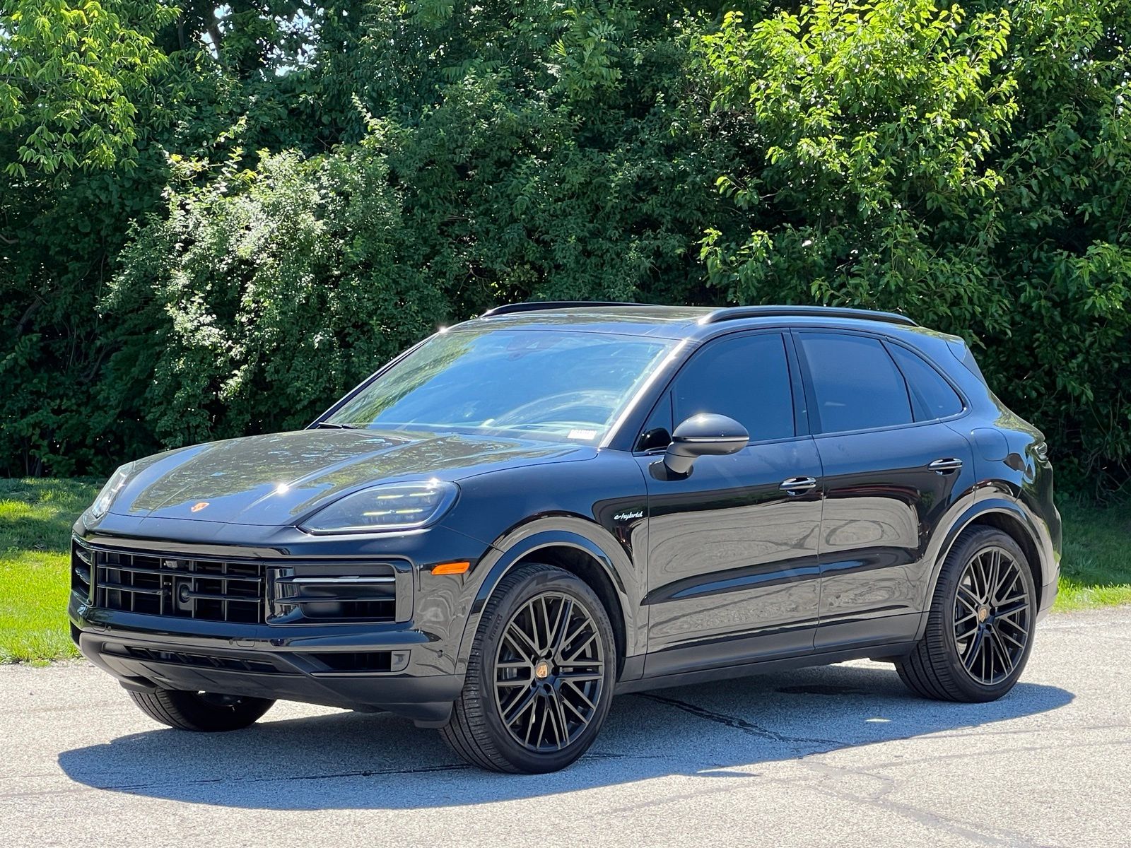 Chromite Black Metallic 2025 Porsche Cayenne E-Hybrid SUV / Crossover All-Wheel Drive Automatic