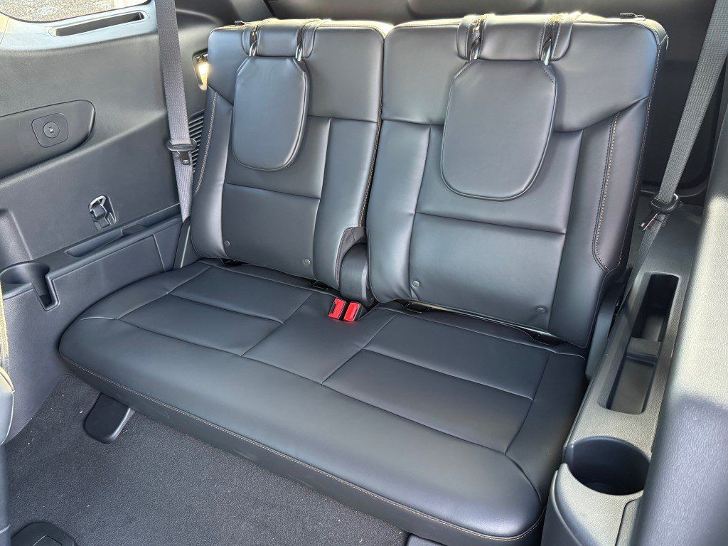 New 2026 Carbonized Gray Metallic Ford Tremor image 17