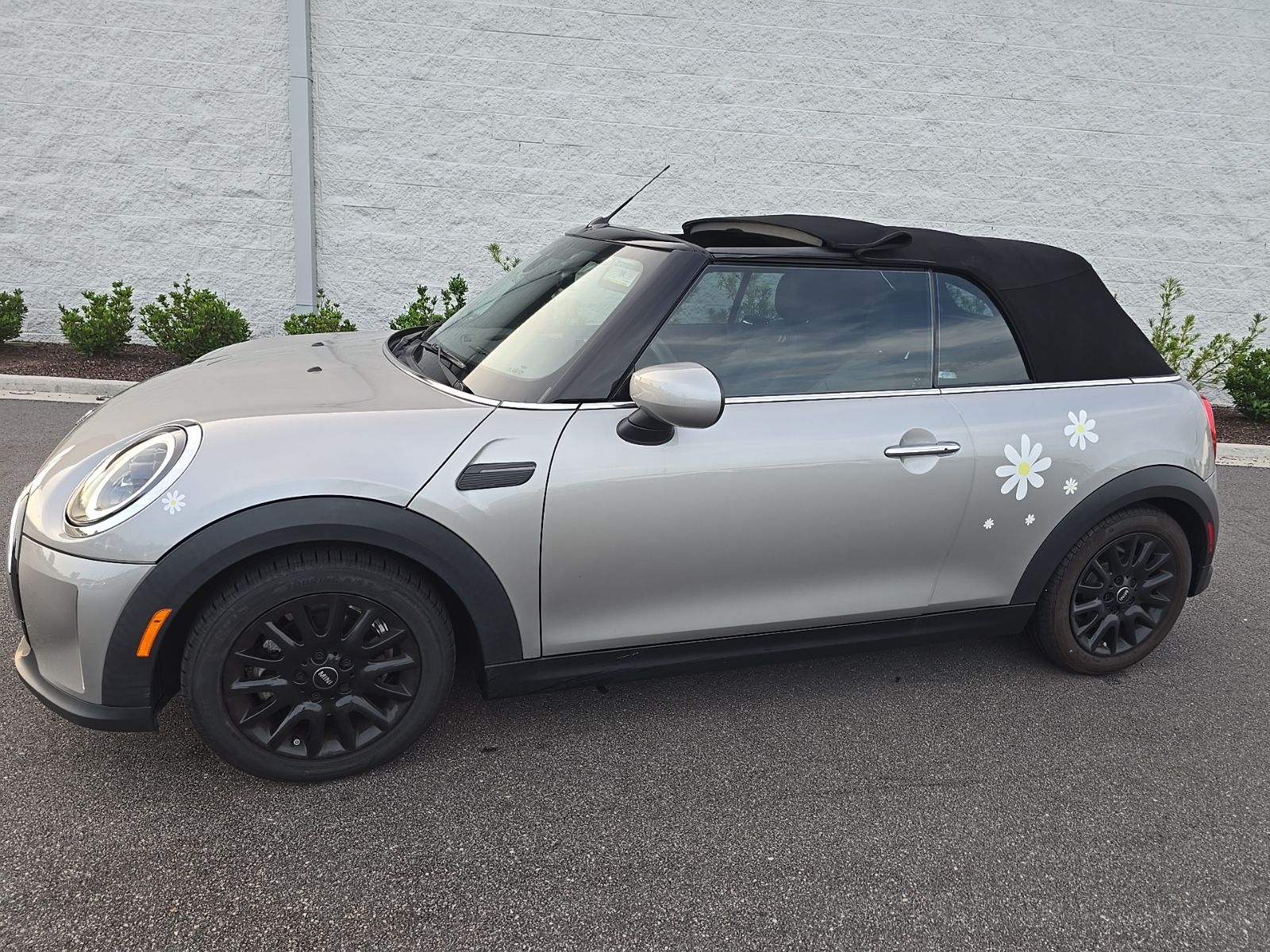 Melting Silver III Metallic 2023 MINI Cooper Convertible Front-Wheel Drive 7-Speed Automatic