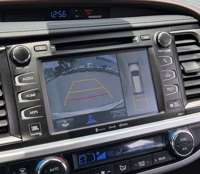 Used 2019 Blizzard Pearl Toyota Limited Platinum image 23