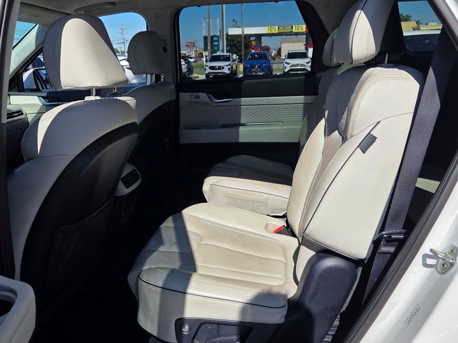 Used 2023 White Hyundai Calligraphy image 6