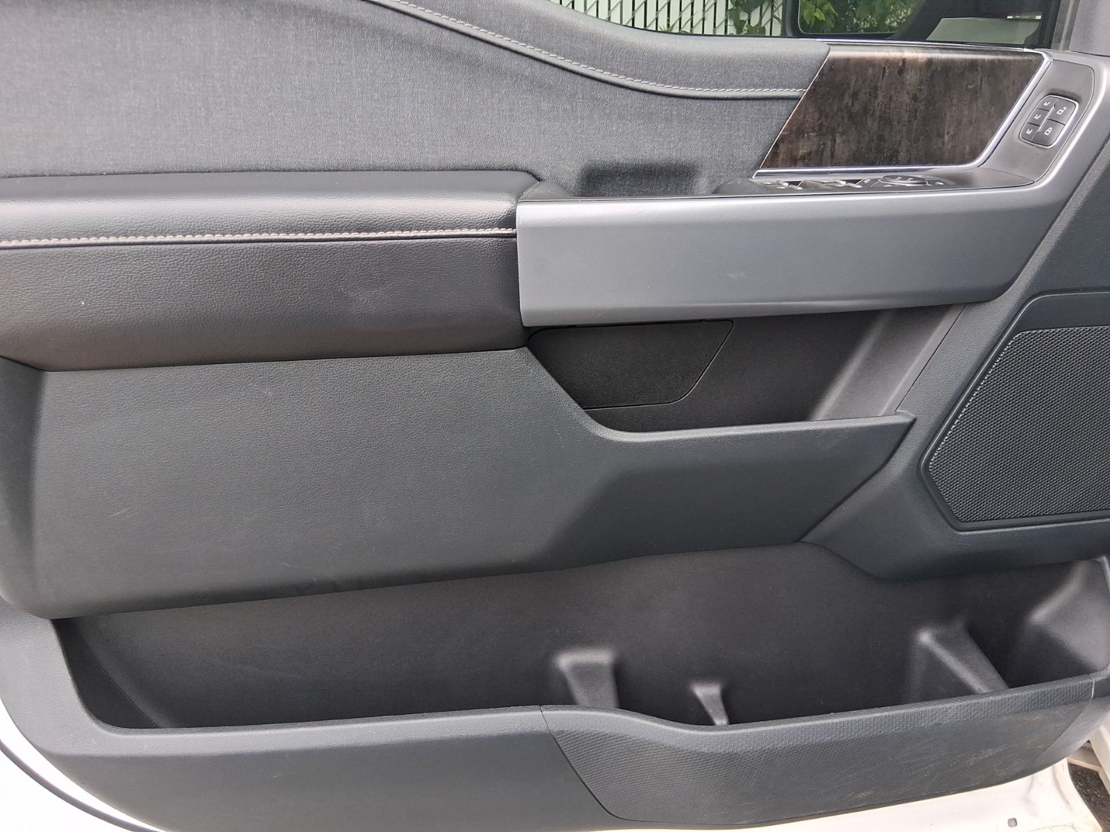 Used Car 2021 Ford F-150  Lariat For Sale Under $35,000 In Austin, Texas