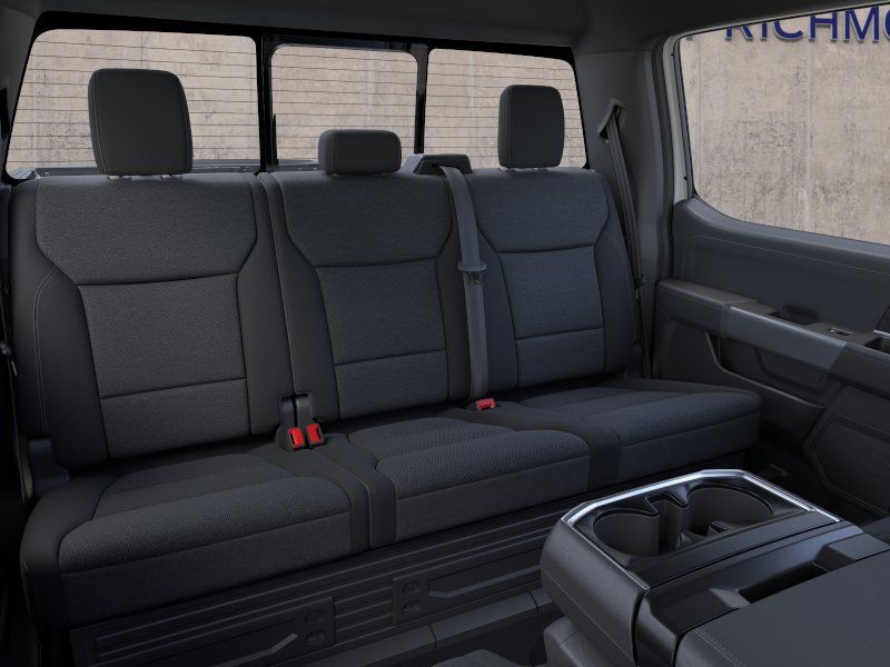 New 2026 Oxford White Ford XLT image 11