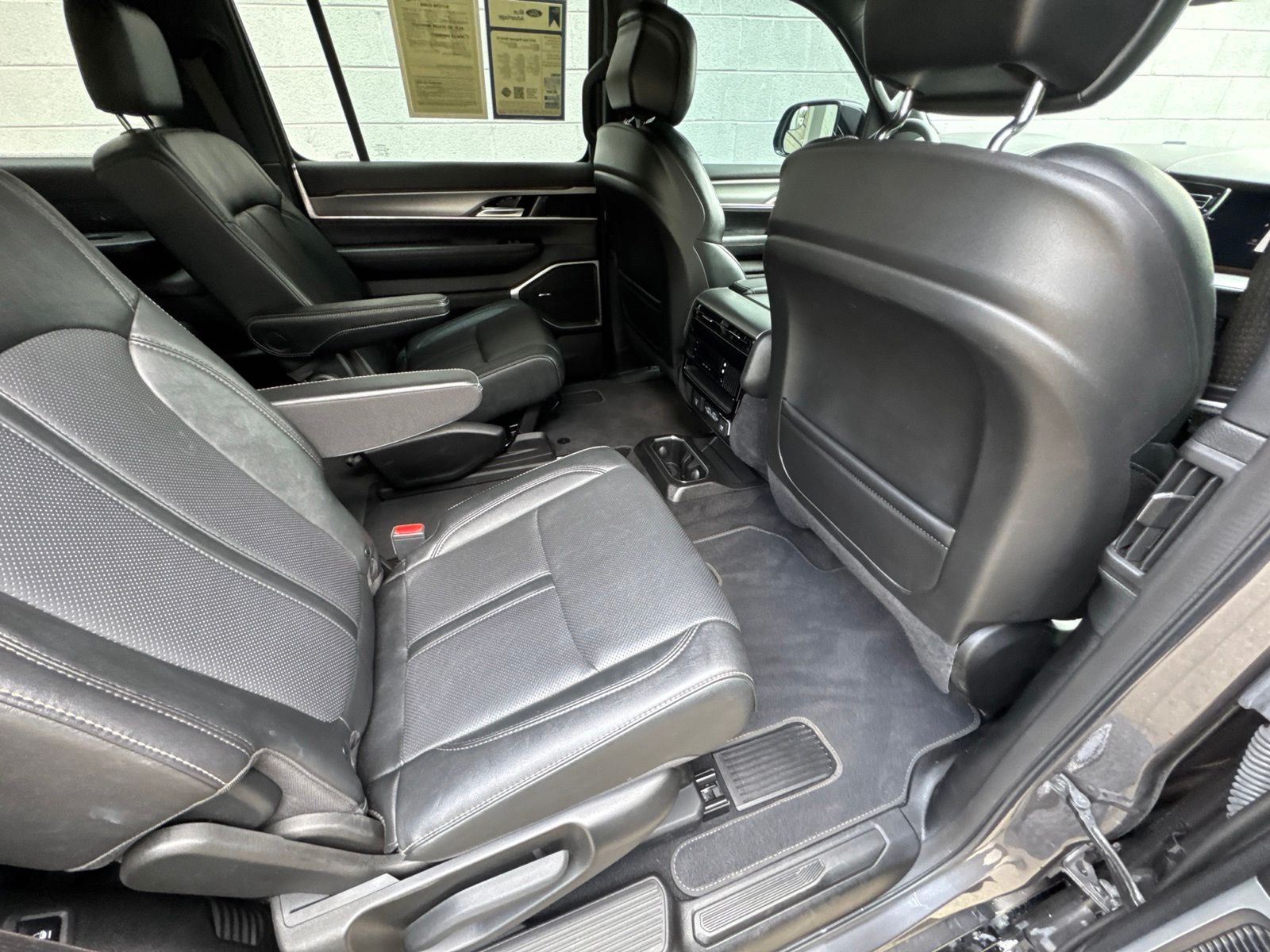 Used 2023 Metallic Jeep Series II image 26