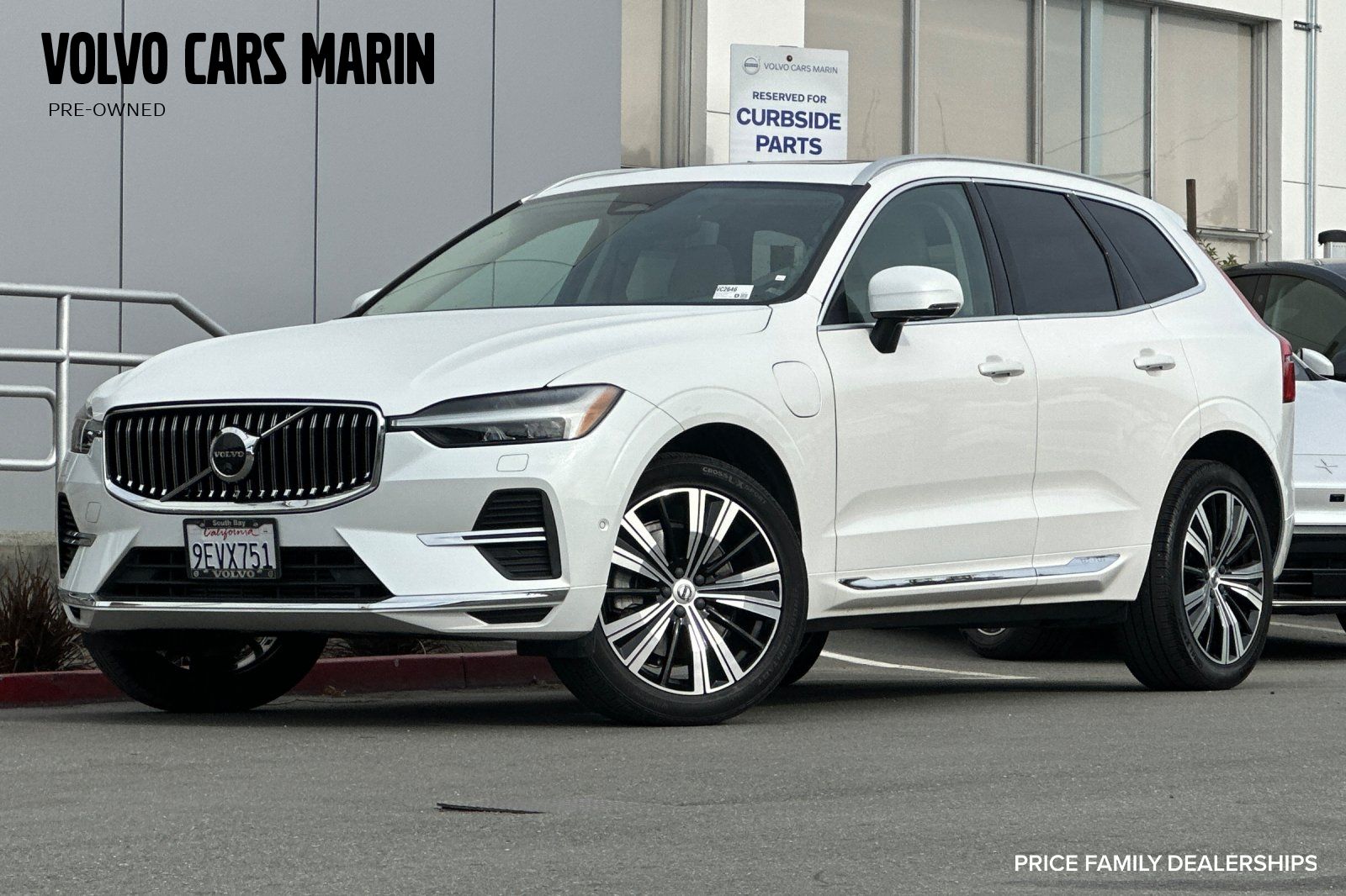 2023 Volvo XC60 Recharge T8 Plus Bright Theme eAWD