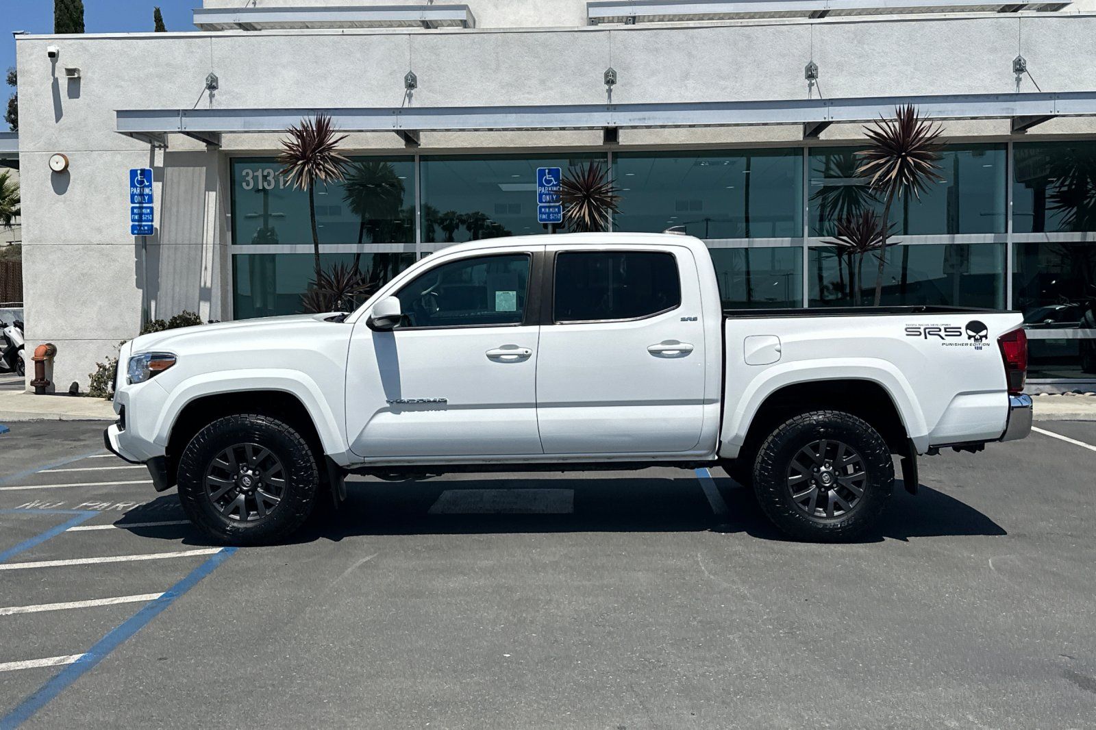 View vehicle photo 7