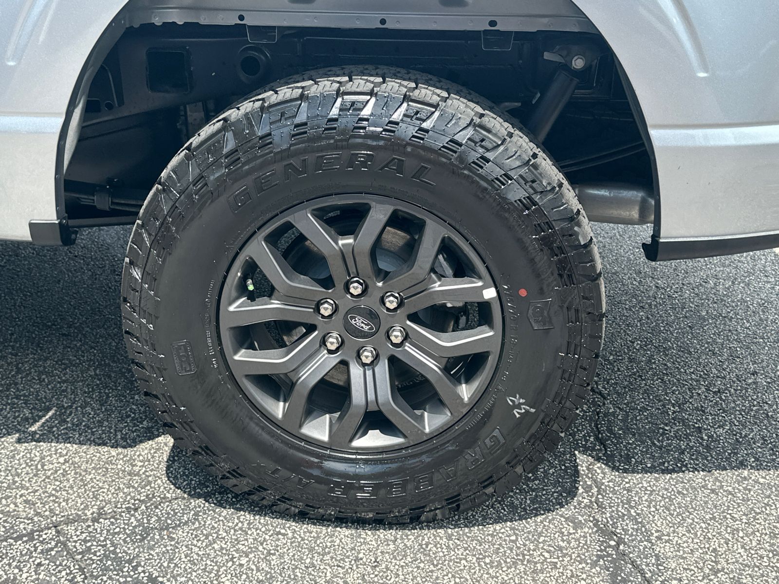 New 2026 Iconic Silver Metallic Ford Tremor® image 21