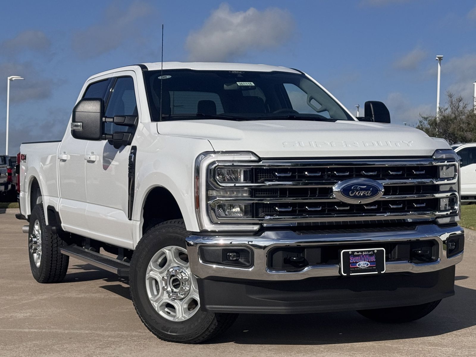 Oxford White 2026 Ford F-250 Super Duty XLT Crew Cab 4WD Pickup Truck Four-Wheel Drive Automatic