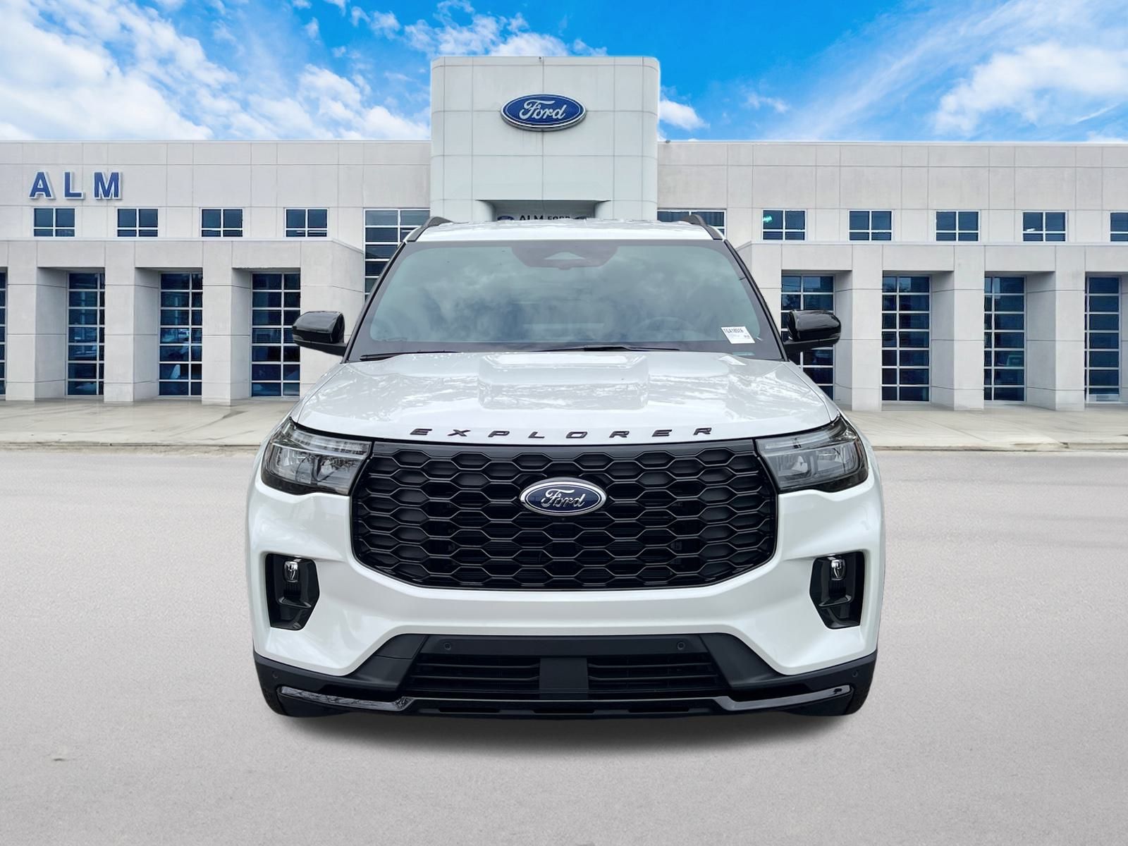 New 2026 Star White Metallic Tri-Coat Ford ST-Line image 2