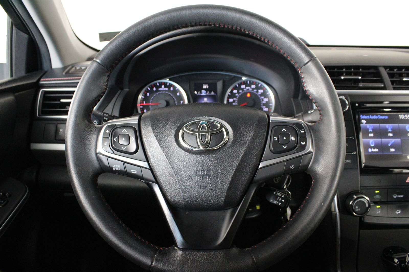 Used 2016 Silver Toyota SE image 15