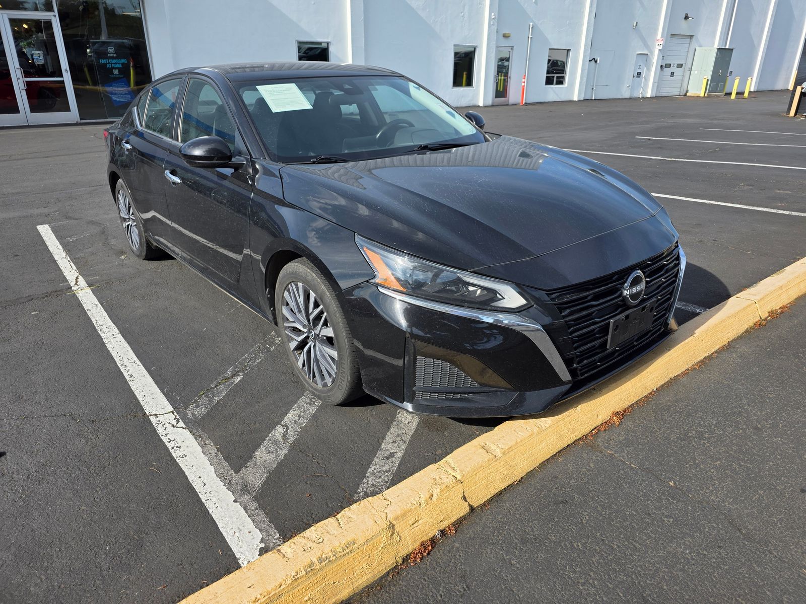 2023 Nissan Altima's photo