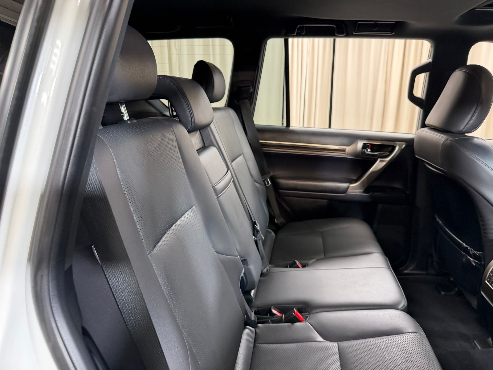 Used 2021  Lexus 460 image 44