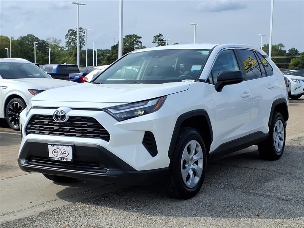 2025 Toyota RAV4 LE - 6