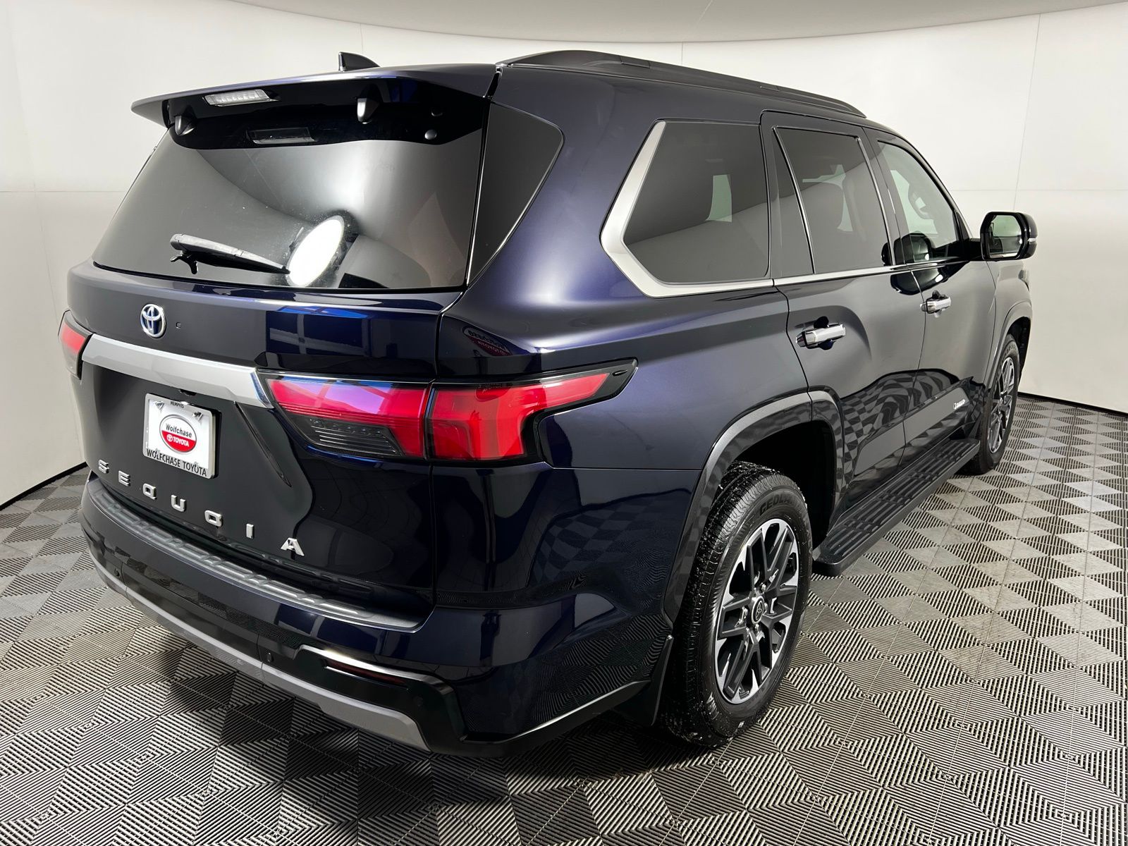 Thumbnail: 2023 Toyota Sequoia - 5