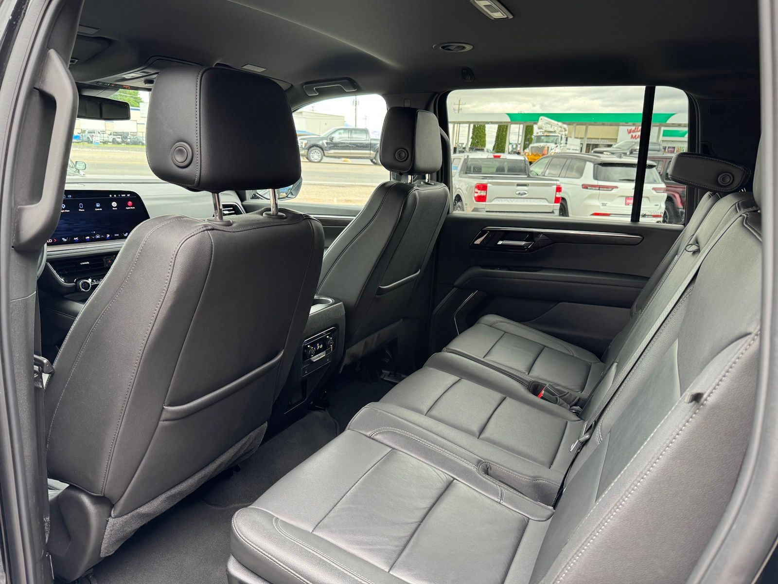 Used 2025 Chevrolet Suburban SUV